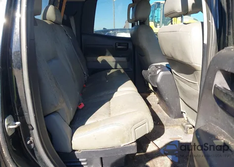 2013 Toyota Tundra Grade 5.7L V8 z USA, uszkodzony, nr VIN 5TFRY5F16DX146512